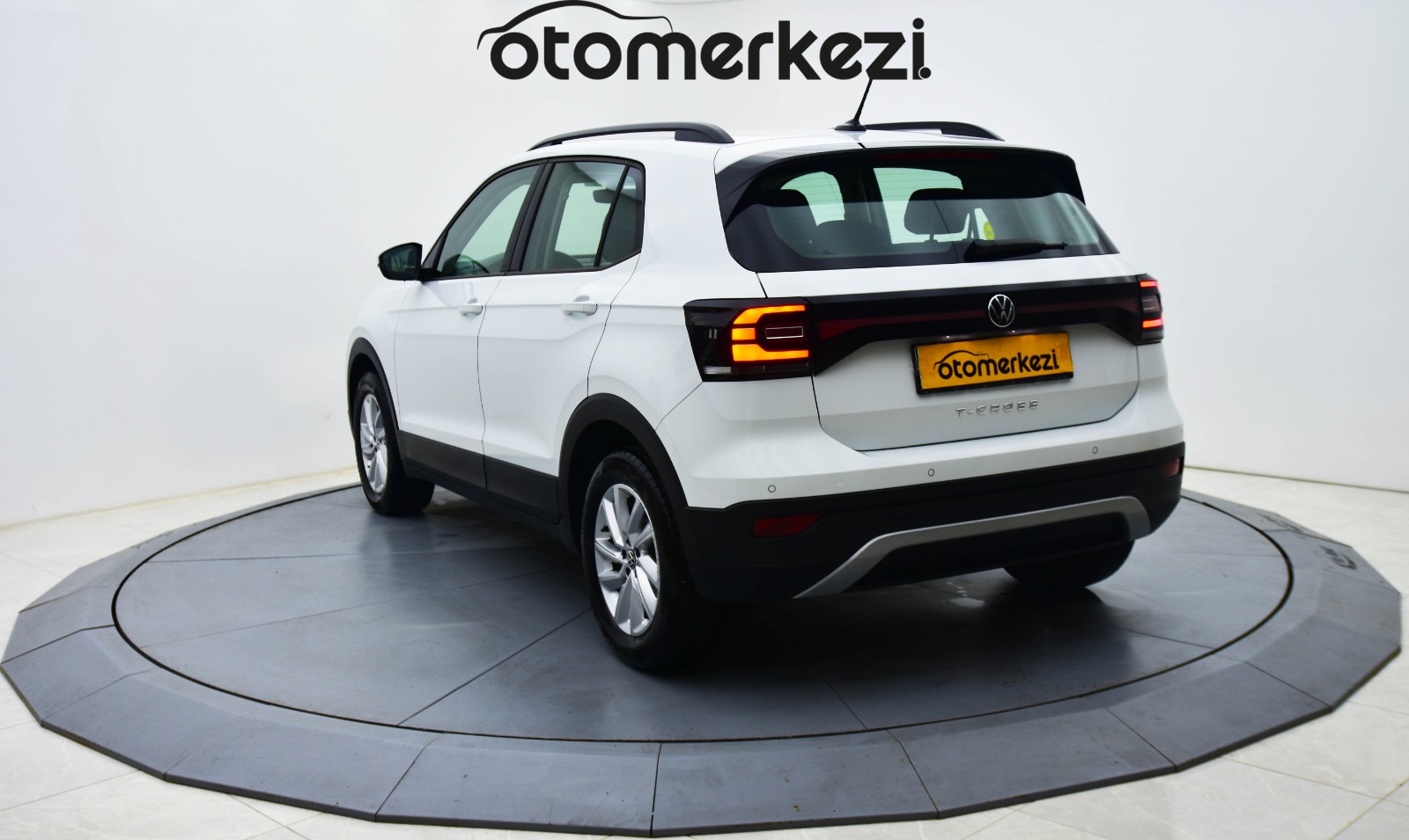 VOLKSWAGEN T-CROSS 7